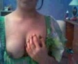 Linda garota mostrando seus peitos grandes na webcam snapshot 9