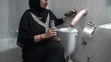 Réel, une Arabe égyptienne mariée infidèle adore les grosses bites snapshot 3