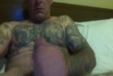 Str8 muscle daddy watching porn snapshot 3