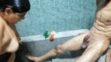 継父がトイレを洗うふりをしてセックスする-パート1 snapshot 16