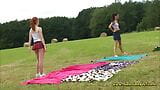 Joga bez majtek - dziewczyny na świeżym powietrzu w najkrótszych spódniczkach mini snapshot 6