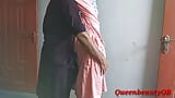 Desi Indian married Aunty ki chudai hot Aunty ne apne yar se chudwaiya Muslim hijabi desi Aunty snapshot 2