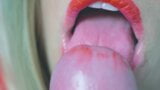 Blowjob mit rotem Lippenstift der Nahaufnahme snapshot 8