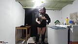 我操我的饥渴女友，而她在露台上洗衣服 - 西班牙语色情 snapshot 4