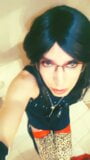 Sissy crossdresser depois de receber porra na cara dela snapshot 2