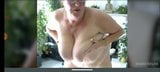 Bbw babička s povislými prsy ukazuje zadek snapshot 8