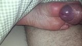 Footjob et belle branleuse  snapshot 2