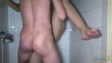 Mamada y sexo duro con hermanastro en la ducha snapshot 9