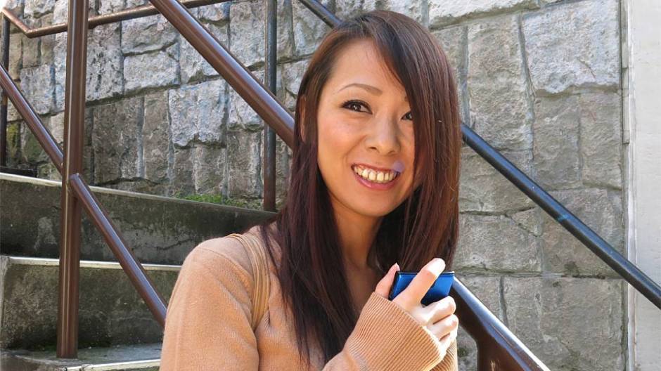 Japanska domaćica asuka zadovoljava momka bez cenzure