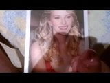 Scarlett Johansson and her famous red dress tribute snapshot 8