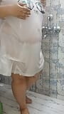 Gordinha desi bbw faz banho show em branco see-through top snapshot 7