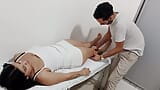 Возбужденный доктор трахает киску красивого пациента, и она глотает всю его сперму - Порно на испанском snapshot 6