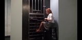 Une gardienne discipline un prisonnier dans sa cellule de torture privée snapshot 13