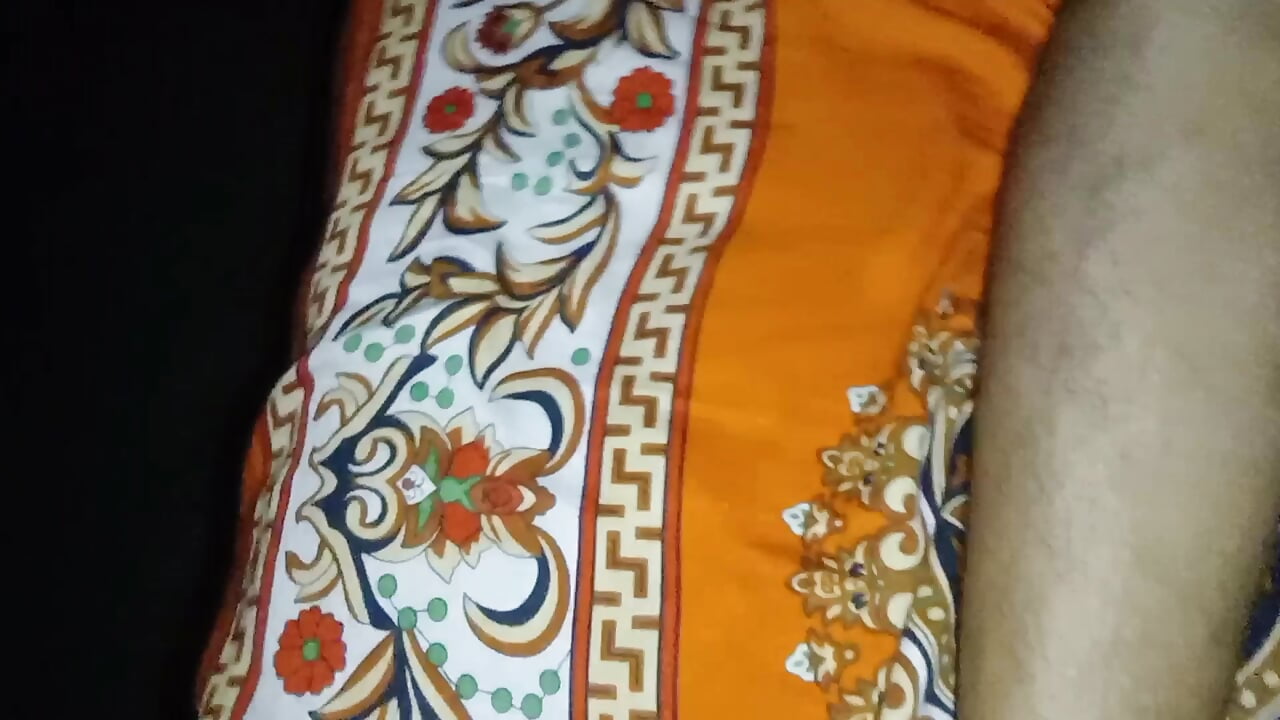 Bangladeshi aunty midnight fuck with her hasband (clear audio)