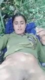 Desi lindo chica al aire libre A la mierda snapshot 1