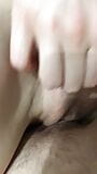 Une grosse bite lesbienne chevauche, baise en levrette, baise de clito à clito (2girlshome) snapshot 14