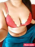 Desi Bengaalse Bhabhi plaagt sexy in Saree snapshot 9