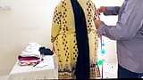 (Indian Darji) Tailor ne Badi Gand wali Ayesha Aunty ko Thapa Thap Choda - Desi Big Ass Aunty Fucked By Tailor in Shop snapshot 4