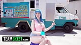 La splendida jewelz blu fa un'intervista sessuale e scopa un cazzo per un gelato in una giornata calda - TeamSkeet allstars snapshot 3