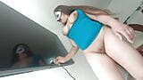 Tocando a mi empleada mientras limpia la televisión y muestra su cameltoe snapshot 13