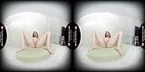 Solo brunette Vika Lita vingerneukt nat geschoren poesje in vr. snapshot 7