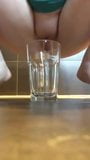 Pissen ins Glas 3 snapshot 1