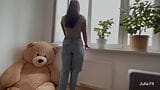 J'ai déchiré un jean et des collants pour baiser en sodomie - Julia Fit snapshot 1