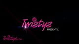 Apabila awek bermain - Alina Lopez, Ivy Wolfe - Twister lidah snapshot 1