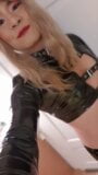 Die kleine blonde Sissy April 2022 snapshot 9