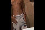 Youtuber Juninho Brandt desafio do banho sem cueca snapshot 2