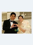 AMWF Eva Popiel English Woman International Marry Korean Man snapshot 2