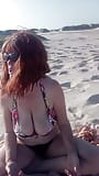 Ökosexuelleität am strand!  Ich beruhige mich mit Obst, Strandsand und Wasser! snapshot 2