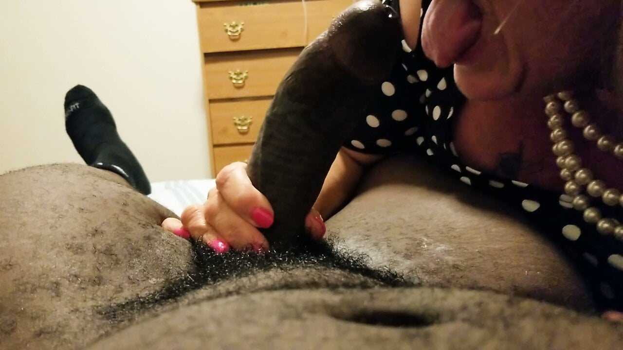 Cougar sucking big black cock