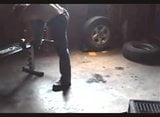 Sesso in garage snapshot 1