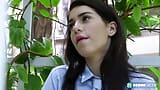 Joseline Kelly leveszi iskoláslány egyenruháját és snapshot 6