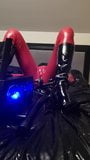 Machinaal geneukt in een rood latex catsuit snapshot 4