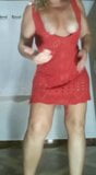 Trinitybr - perra caliente bailando en vestido rojo snapshot 1