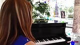 Thiếu niên rậm lông nghỉ ngơi khỏi piano để làm tình nhanh với giáo viên máy bay bà già của cô ấy snapshot 2