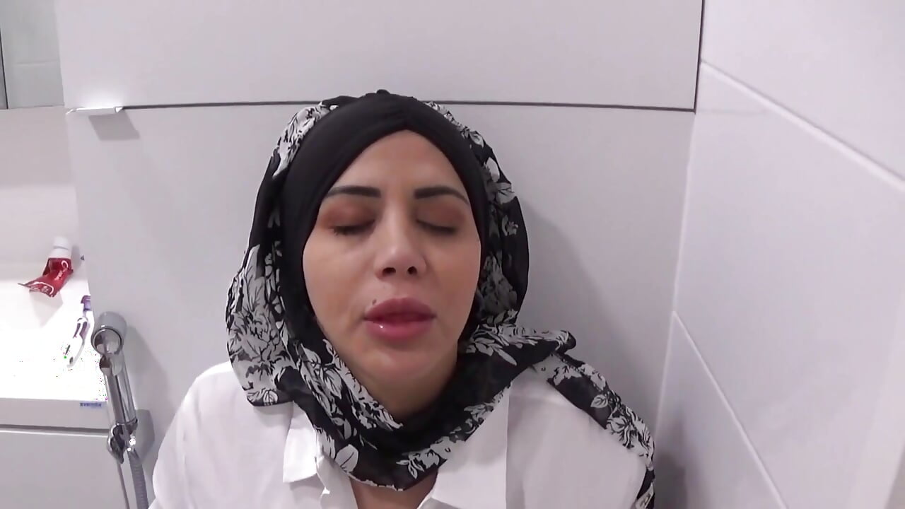 Fucking My Horny Arab Stepmom After Shopping