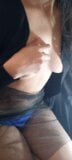 Mladá milf indická dívka Lavisha ukazuje její velká prsa část i snapshot 4