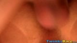 Leidenschaftlicher Sex ohne Gummi mit Twinks endet mit analem Creampie snapshot 15