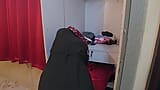 Fata malaieziană cu voal hijab este singură acasă și face sex cu cumnatul snapshot 3