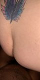 O curvă albă tatuată ejaculează pe pula neagră snapshot 8