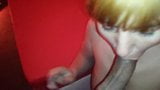 Хорошенькая румынская рыжая девушка сосет мой большой член. snapshot 10