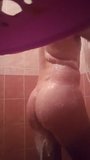 Sous la douche sexy snapshot 3