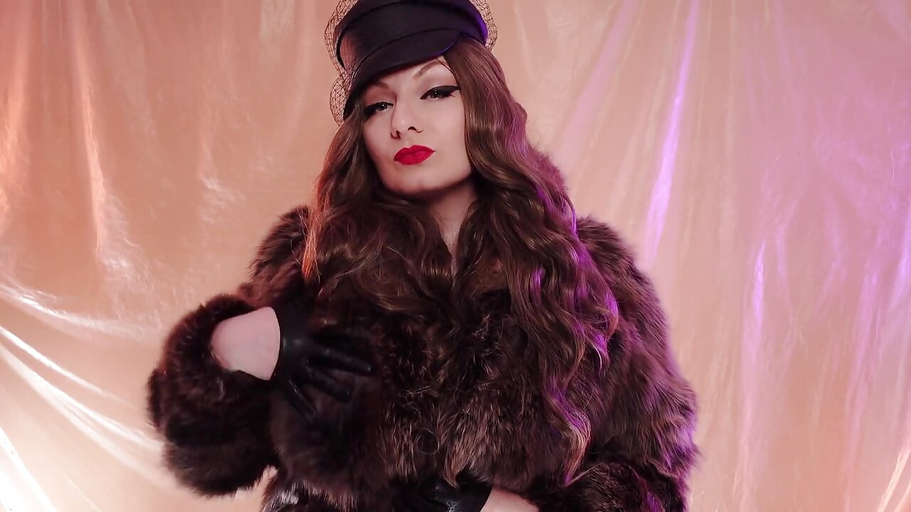 Asmr Mistress: Fur Coat Fetish, Clowly Erotic Movements and Leather Gloves Close Ups (arya Grander)