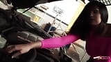 Hanno fatto sesso di gruppo in un'officina di riparazione auto, perché non potevano pagare snapshot 1