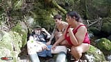 Battuta di pesca sul fiume che si trasforma in un trio sporca con due ragazze francesi molto troie snapshot 1