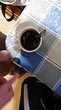 Masturbieren Abspritzen im Kaffee snapshot 10