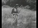 Dwie kobiety dzielą kutasa - 1910 snapshot 1